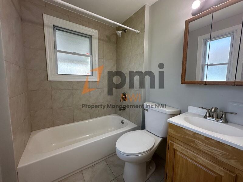 1518 Oak St - Photo 7 of 12