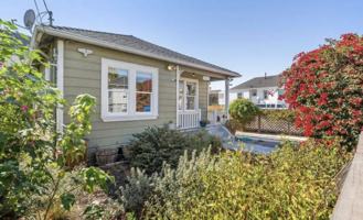 featured image of 3413 Elmwood Ave