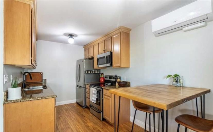 6000 Bixby Village Dr #9 - Photo 4 of 12