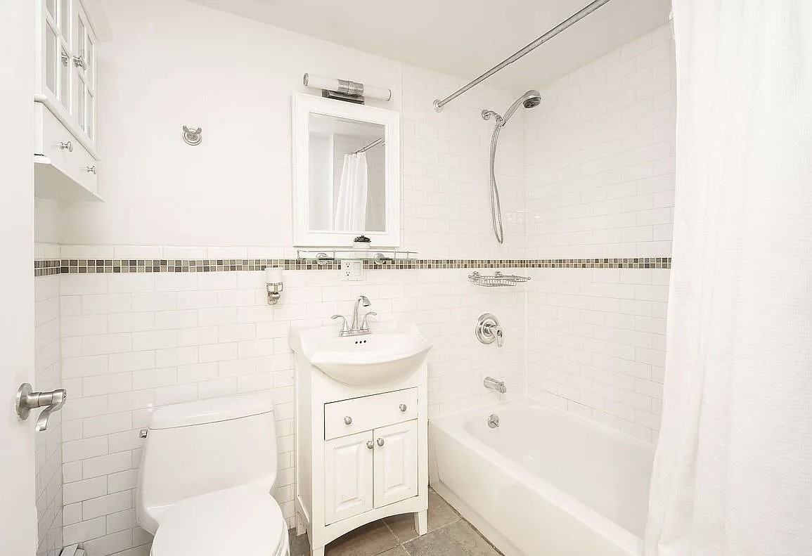 2547 23rd St #2F - Photo 7 of 11