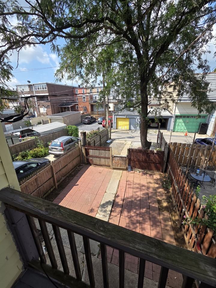 526 Park St - Photo 4 of 9