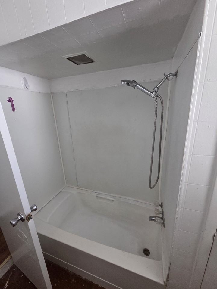 526 Park St - Photo 7 of 9