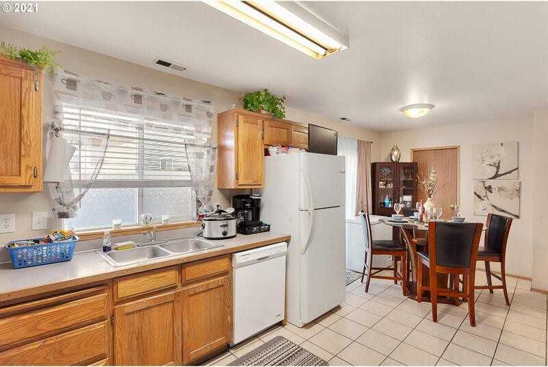 7406 Se Henderson St #C - Photo 3 of 11