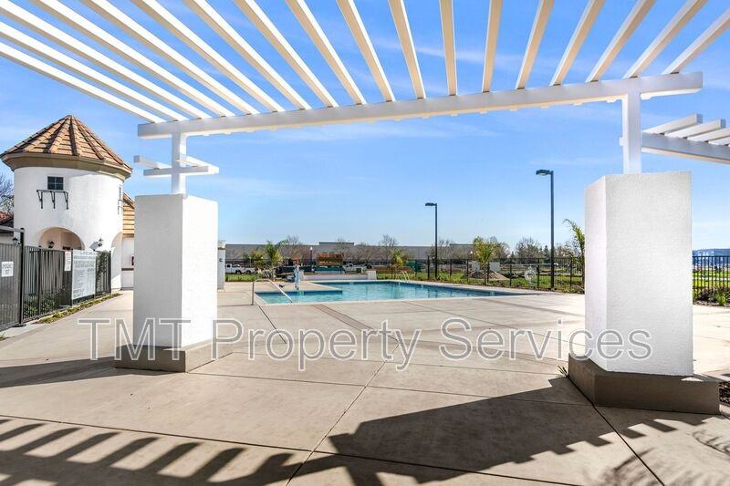 33 Advantage Ct - Photo 5 of 50