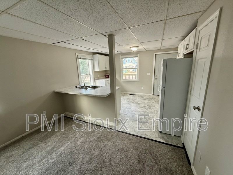 316 N Sherman Ave - Photo 3 of 13