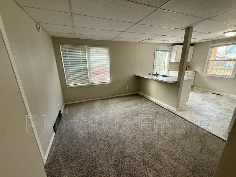 316 N Sherman Ave - Photo 4 of 13