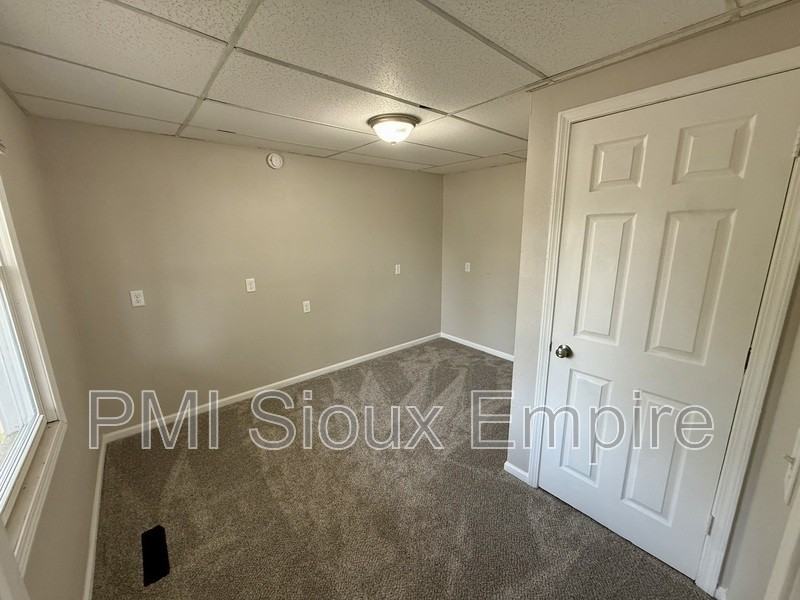 316 N Sherman Ave - Photo 6 of 13