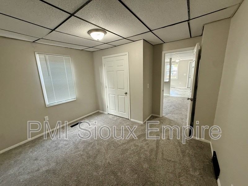 316 N Sherman Ave - Photo 7 of 13