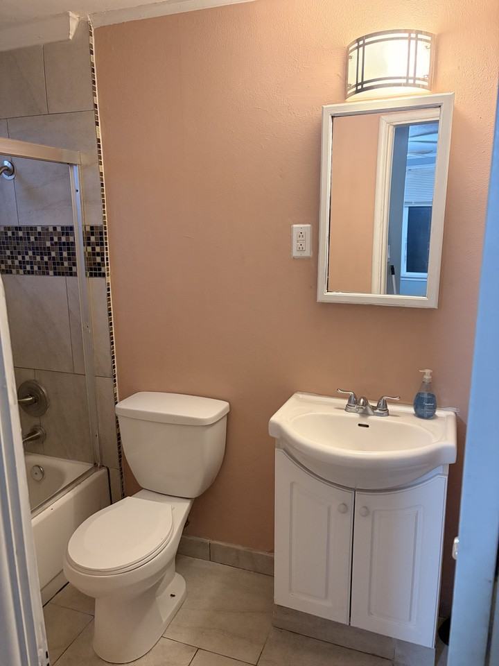 3815 1/2 N California St #NA - Photo 6 of 10