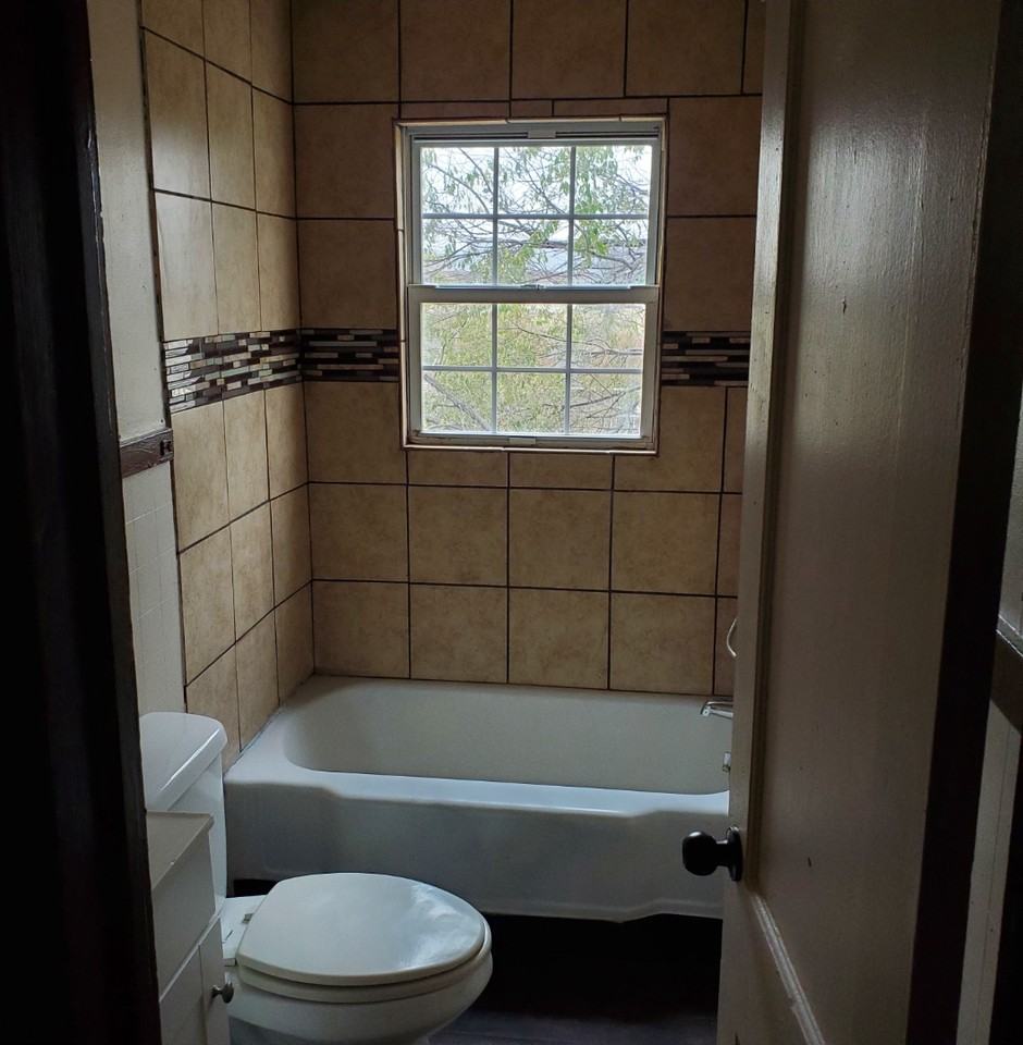 503 Washington Ave #1 - Photo 4 of 8