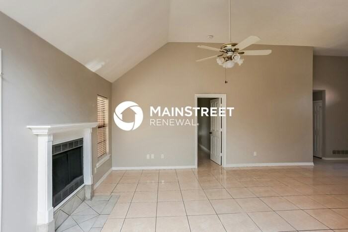 335 Trout St - Photo 3 of 16