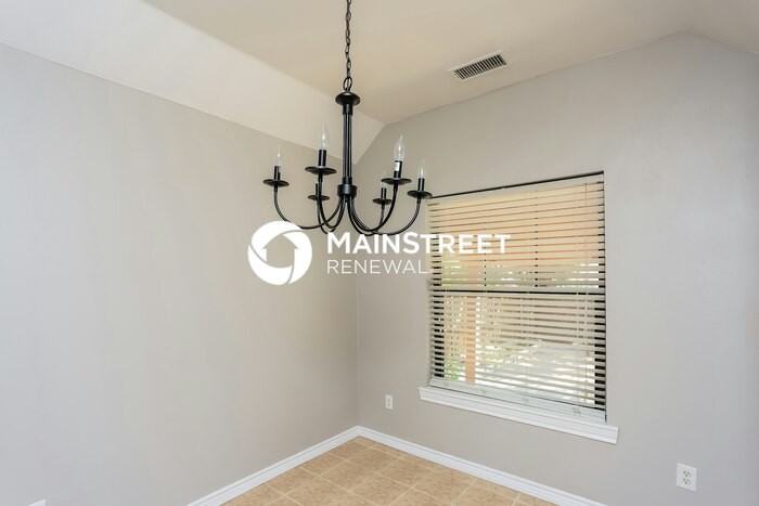 335 Trout St - Photo 5 of 16
