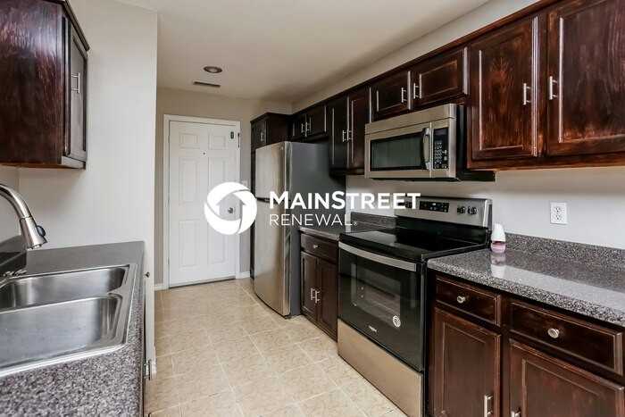 335 Trout St - Photo 6 of 16
