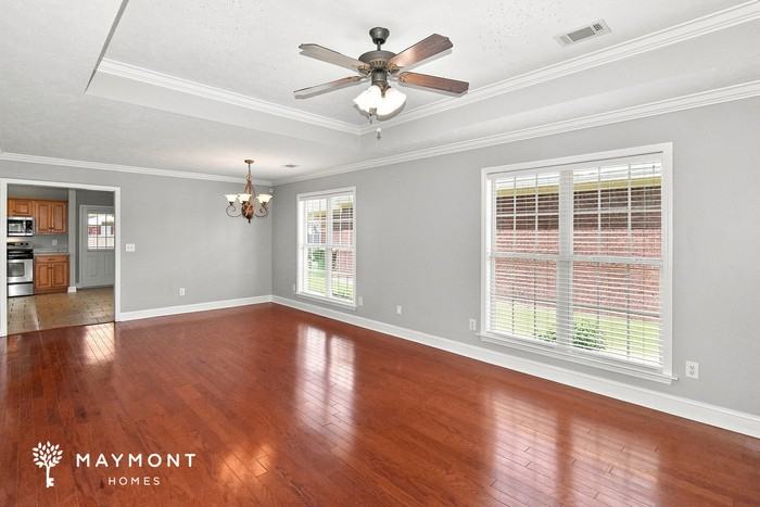 8749 Lindsey Ln - Photo 4 of 15