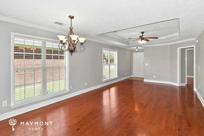 8749 Lindsey Ln - Photo 6 of 15