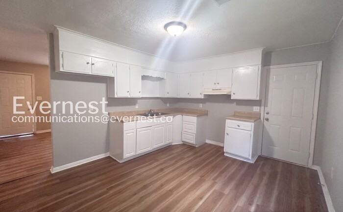 1216 Woodland Ave Sw - Photo 4 of 20