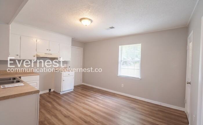 1216 Woodland Ave Sw - Photo 5 of 20