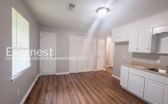 1216 Woodland Ave Sw - Photo 6 of 20