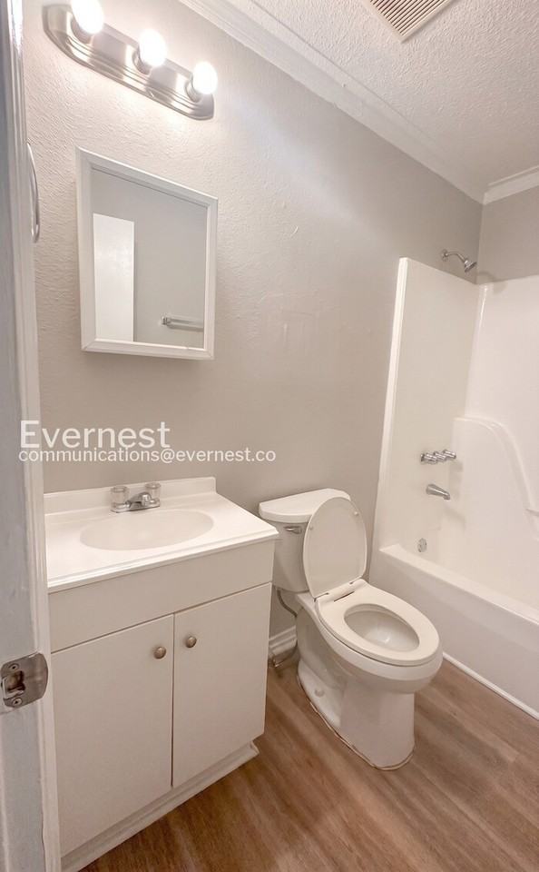 1216 Woodland Ave Sw - Photo 7 of 20