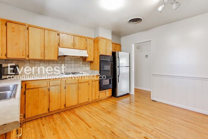 2701 S Fillmore St - Photo 7 of 27