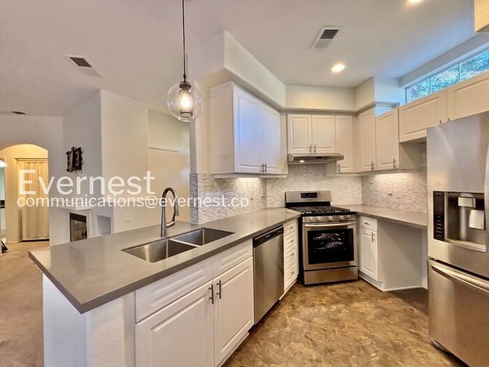 10796 Sabre Hill Dr #202 - Photo 3 of 31