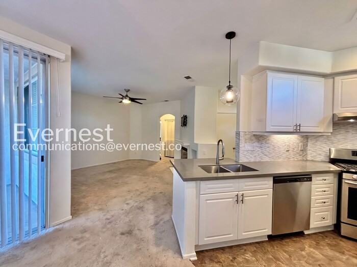 10796 Sabre Hill Dr #202 - Photo 5 of 31