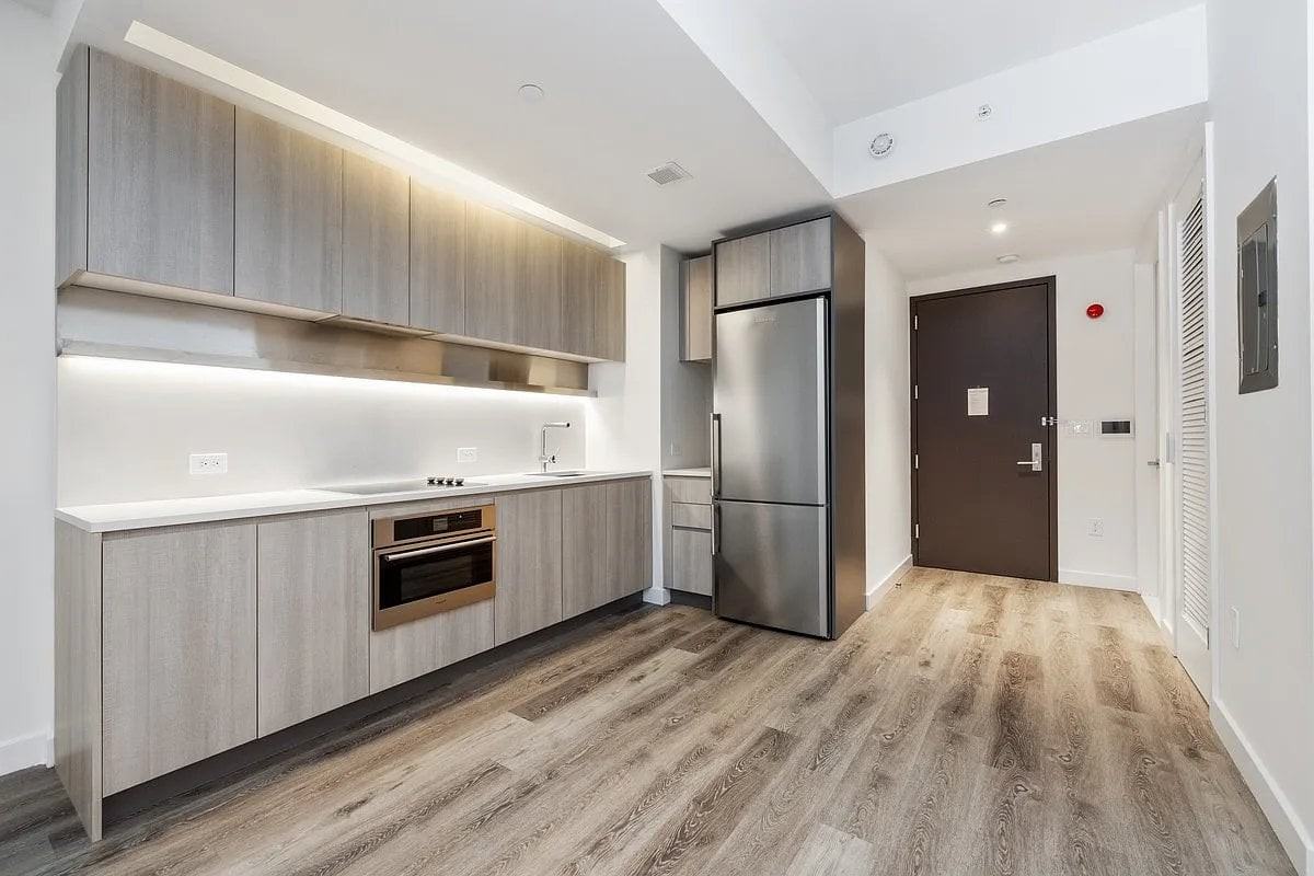 171 Chrystie St #6D - Photo 2 of 4