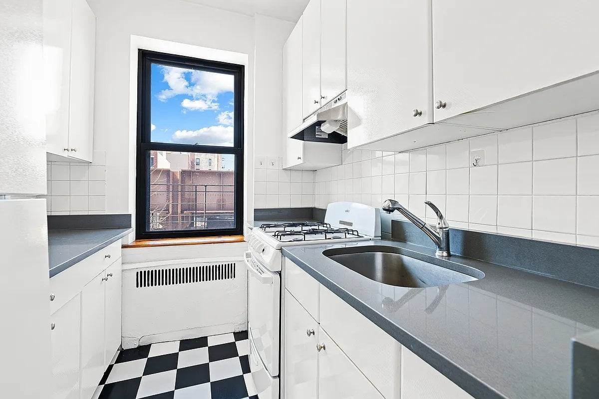 101 E 116th St #2C - Photo 4 of 6