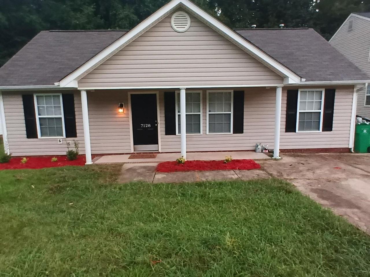 7128 Hunters Glen Dr - Photo 2 of 20