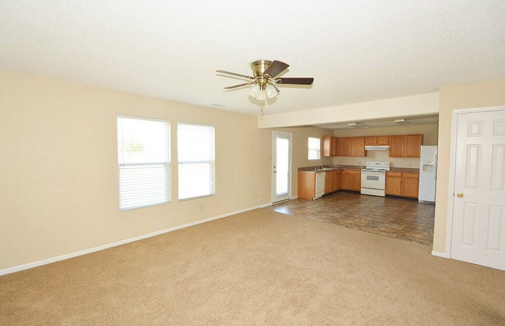 5660 Grassy Bank Dr - Photo 5 of 26