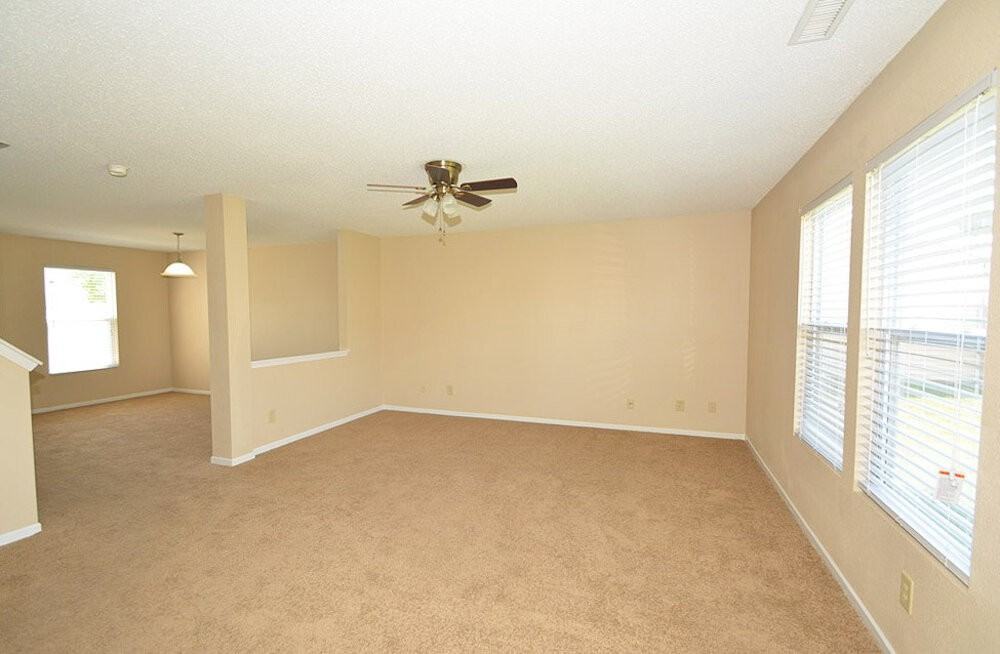 5660 Grassy Bank Dr - Photo 7 of 26