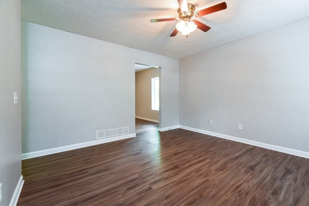 900 Orris Ln Sw - Photo 3 of 16