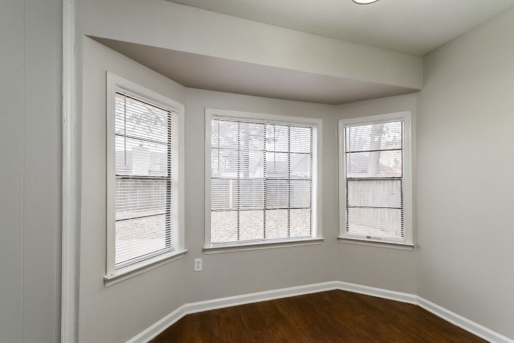 7371 Hollorn Ln - Photo 5 of 16