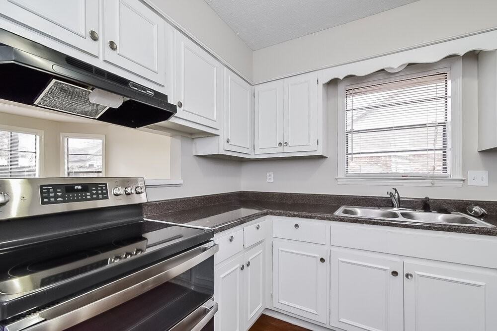 7371 Hollorn Ln - Photo 6 of 16