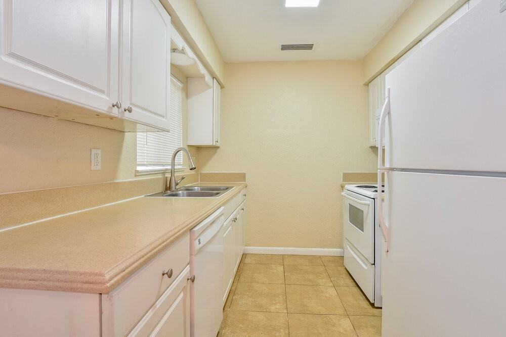608 Pheasant Ave - Photo 7 of 16