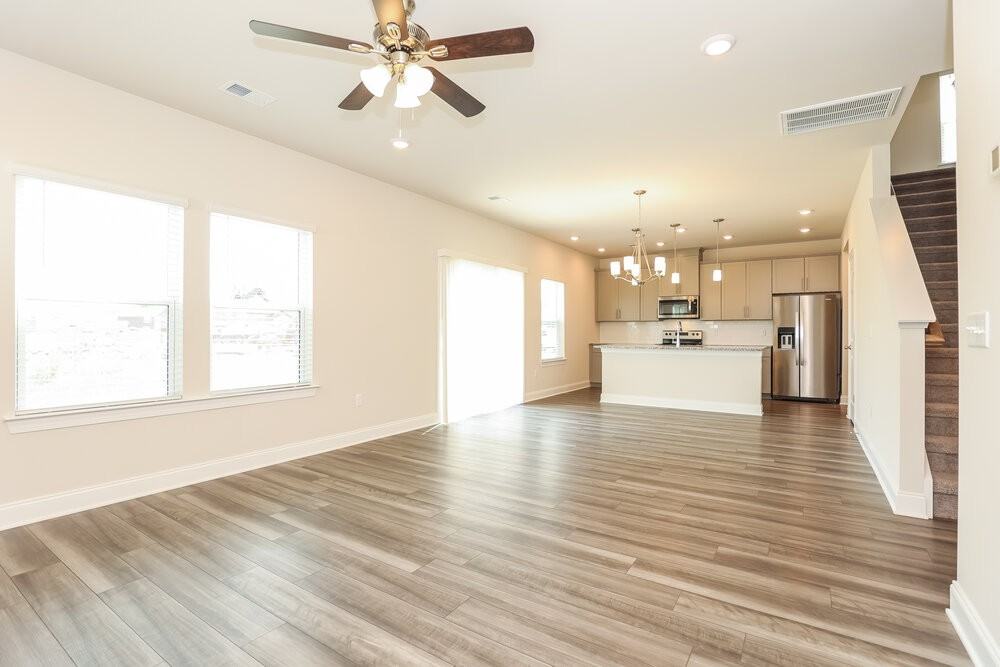 3610 Mathewson Way - Photo 4 of 17