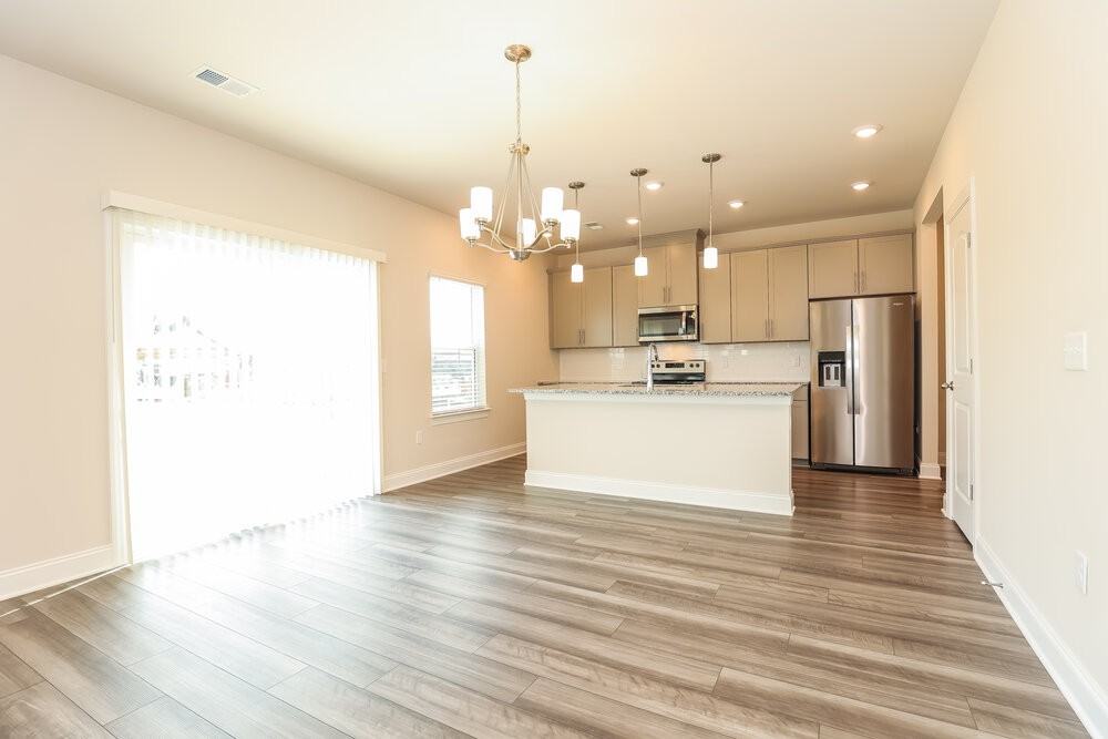 3610 Mathewson Way - Photo 5 of 17