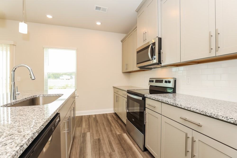3610 Mathewson Way - Photo 6 of 17