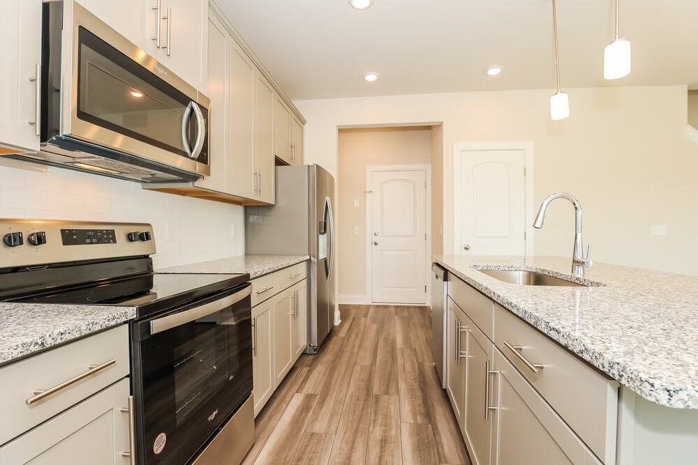 3610 Mathewson Way - Photo 7 of 17