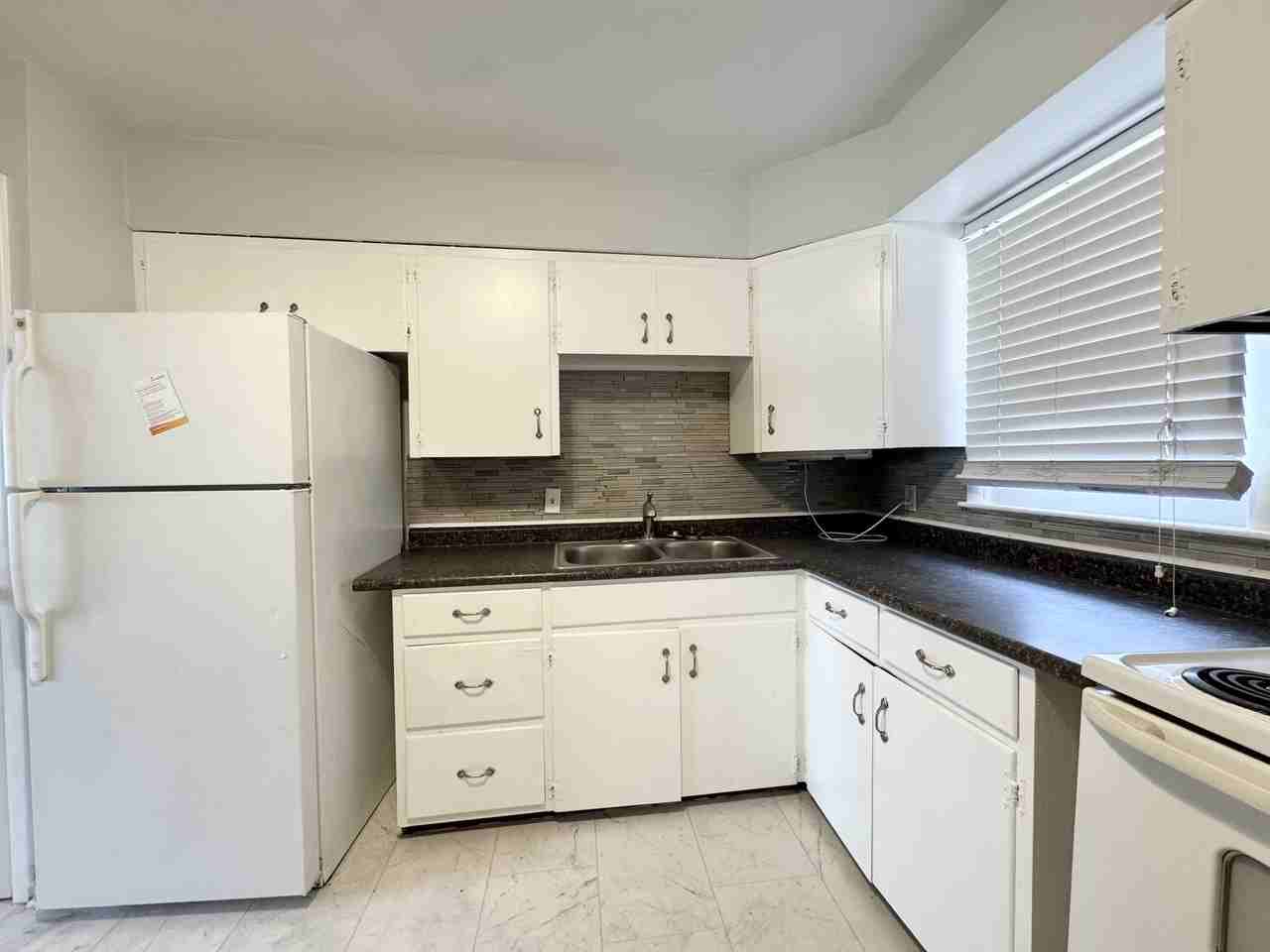 4513 Virginia Avenue - Photo 4 of 12
