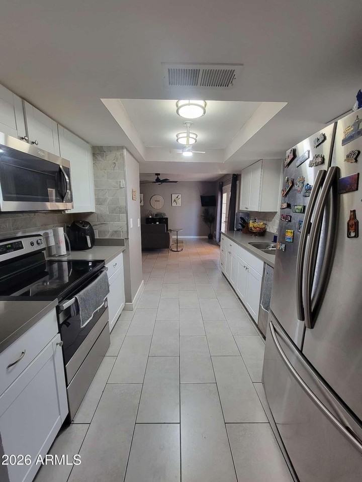 2530 N 87th Ave - Photo 3 of 5
