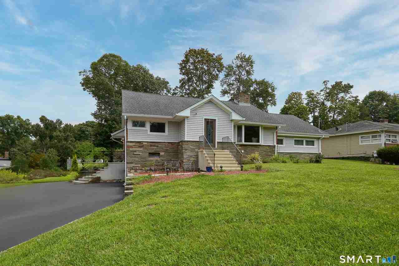 1374 Huntington Tpke - Photo 2 of 39