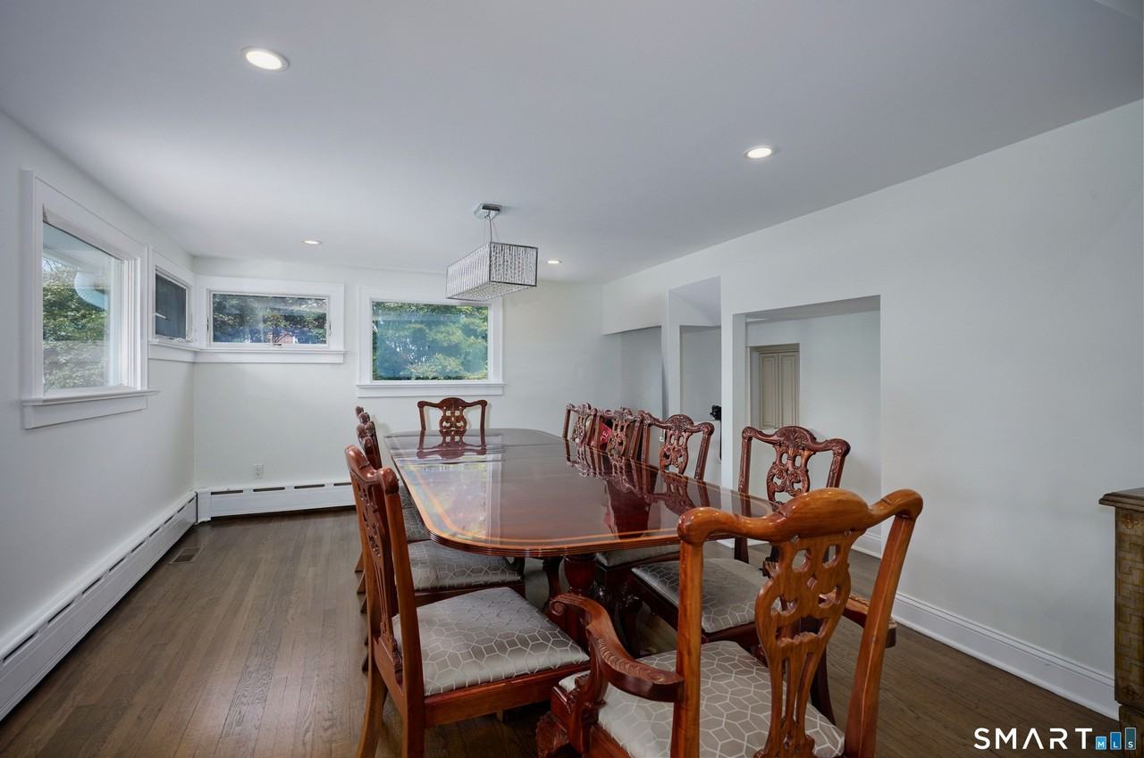1374 Huntington Tpke - Photo 5 of 39