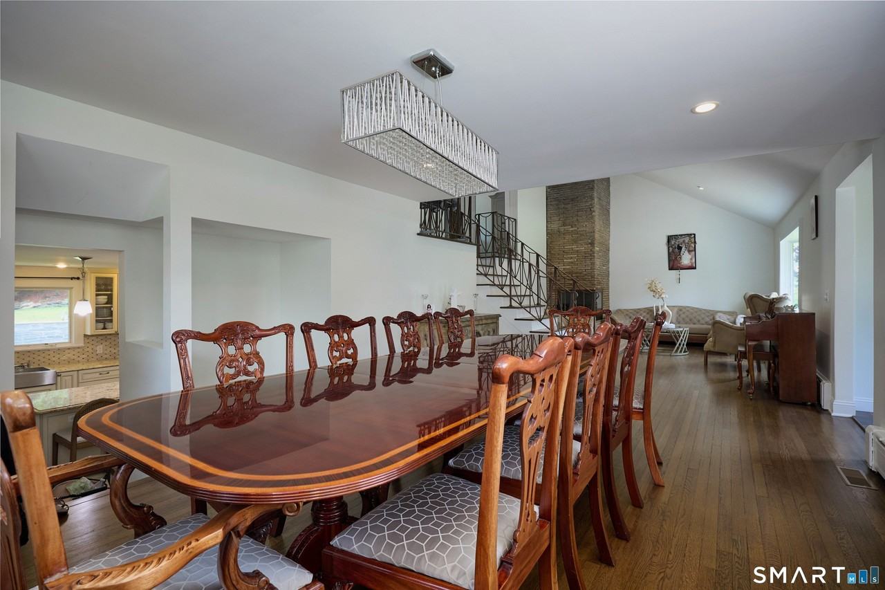 1374 Huntington Tpke - Photo 6 of 39