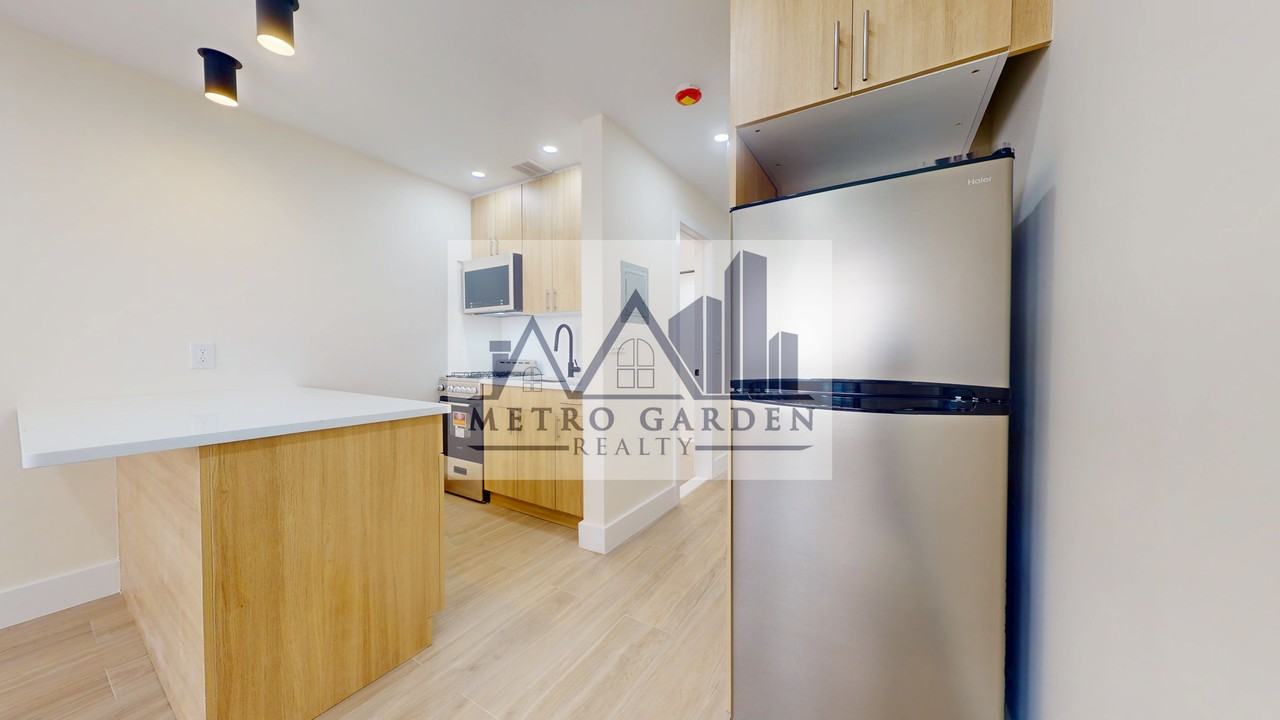 63-52 Saunders Street #2B - Photo 7 of 18