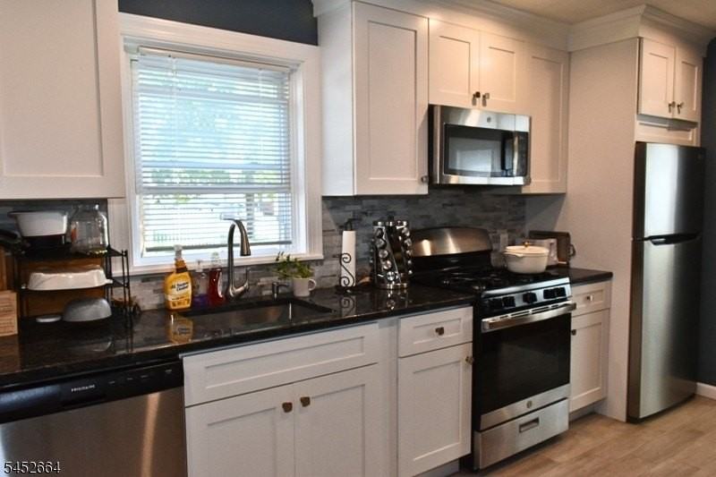 139 Ray St #1 - Photo 3 of 35