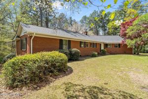 featured image of 225 Arbutus Rd