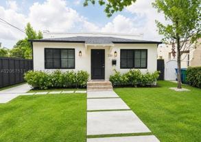 220 Sw 32nd Ave #FRONT - Photo 1 of 1