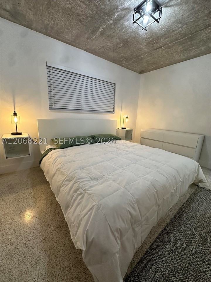 190 Nw 69th St #6 - Photo 4 of 16