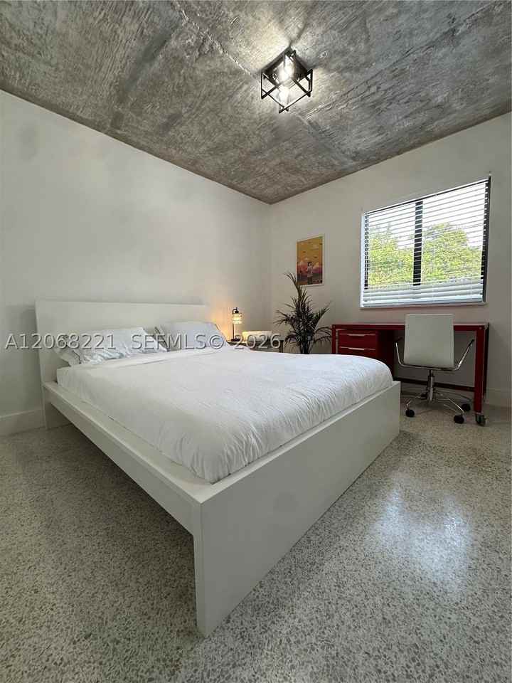 190 Nw 69th St #6 - Photo 5 of 16